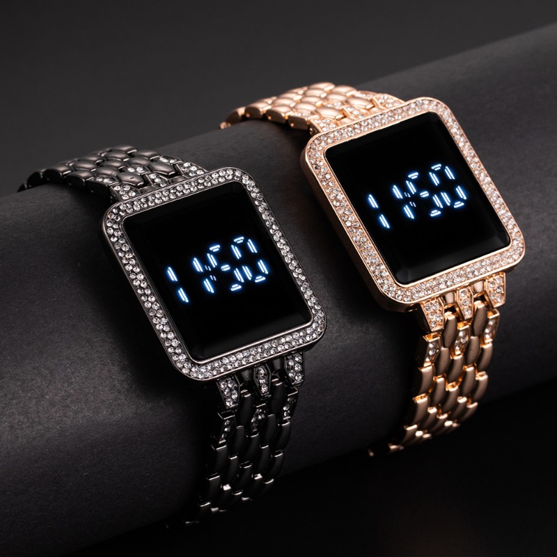 Luxury Diamond Digital Watches - Women Accessories Display บทวิจารณ์และราคา