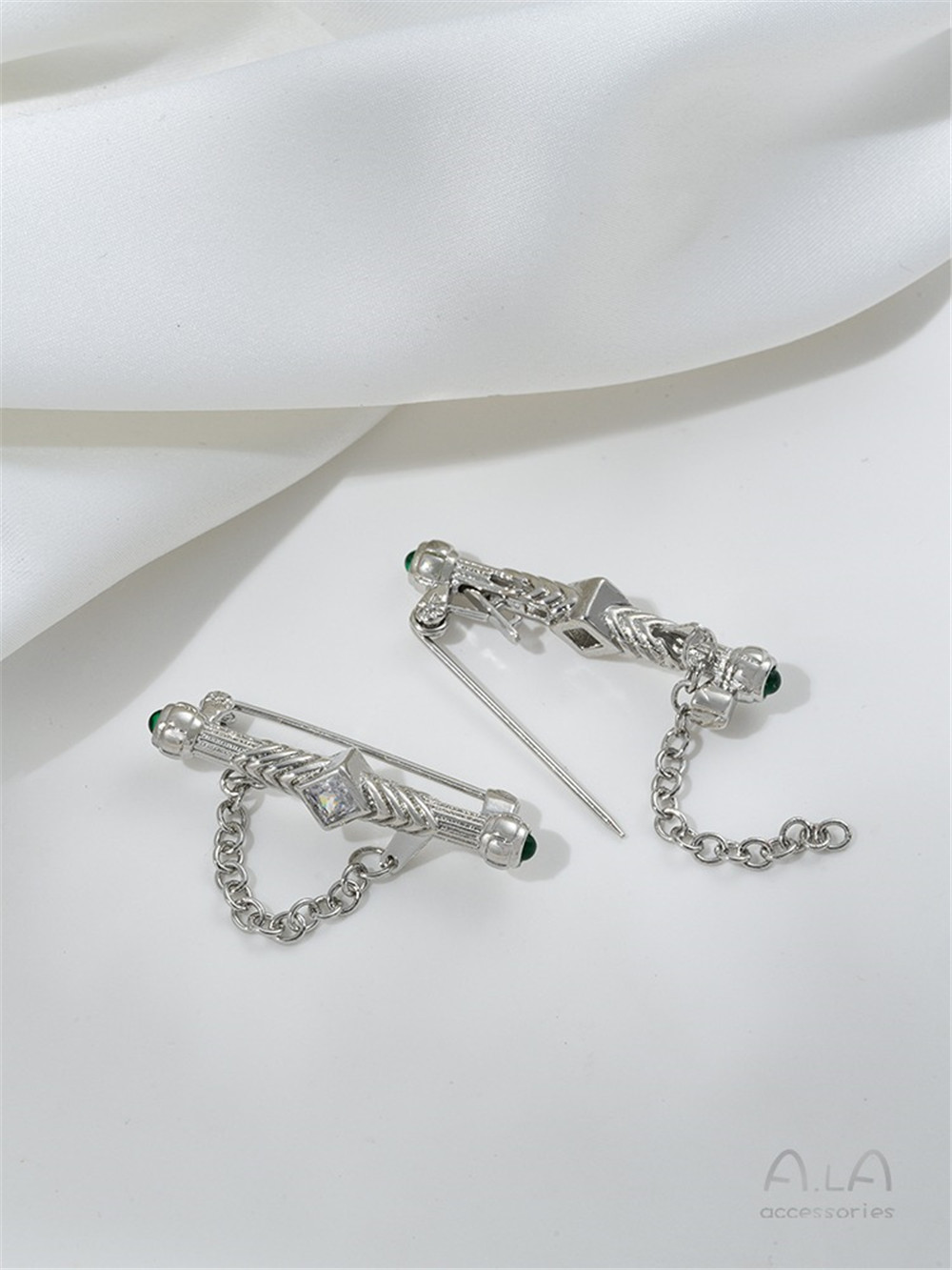 14K Gold-Color Engraved Zircon - Brooch Pin Gold บทวิจารณ์และราคา