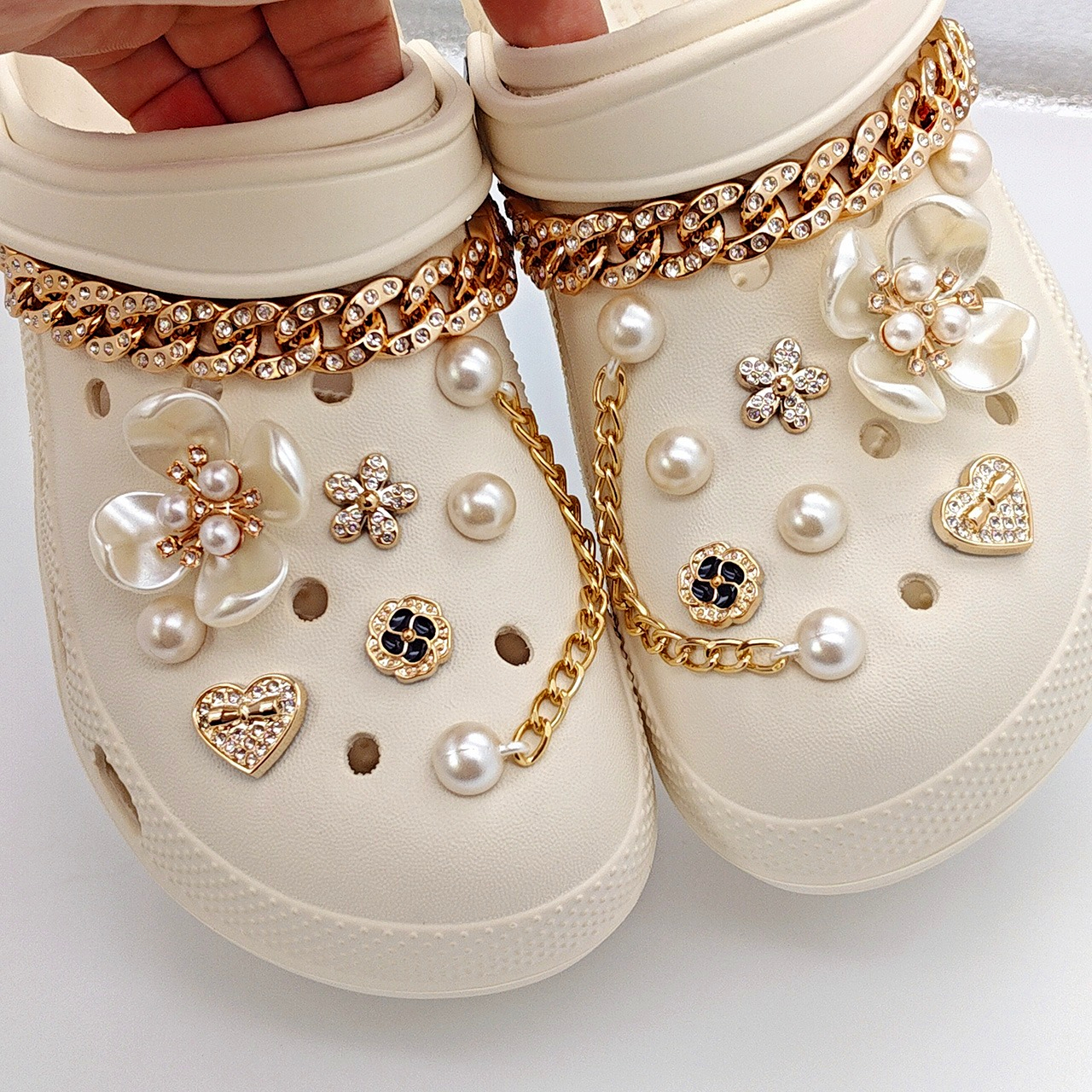 Floral Pearl Shoe Charms for C - Women'S Accessories For Crocs บทวิจารณ์และราคา